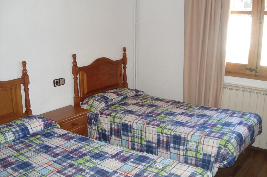 Apartaments Pont Romanic 埃斯波特 客房 照片